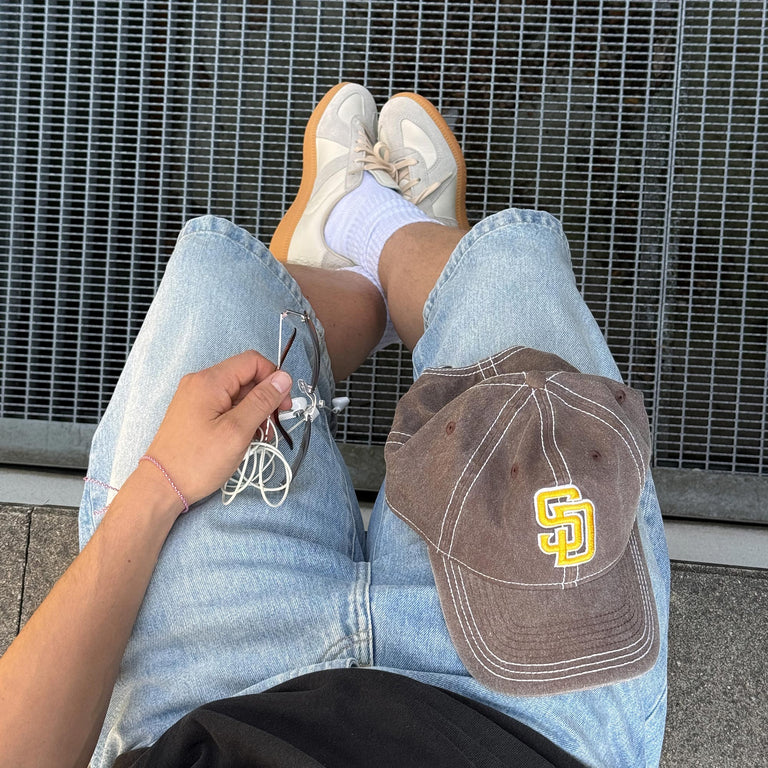 Caps