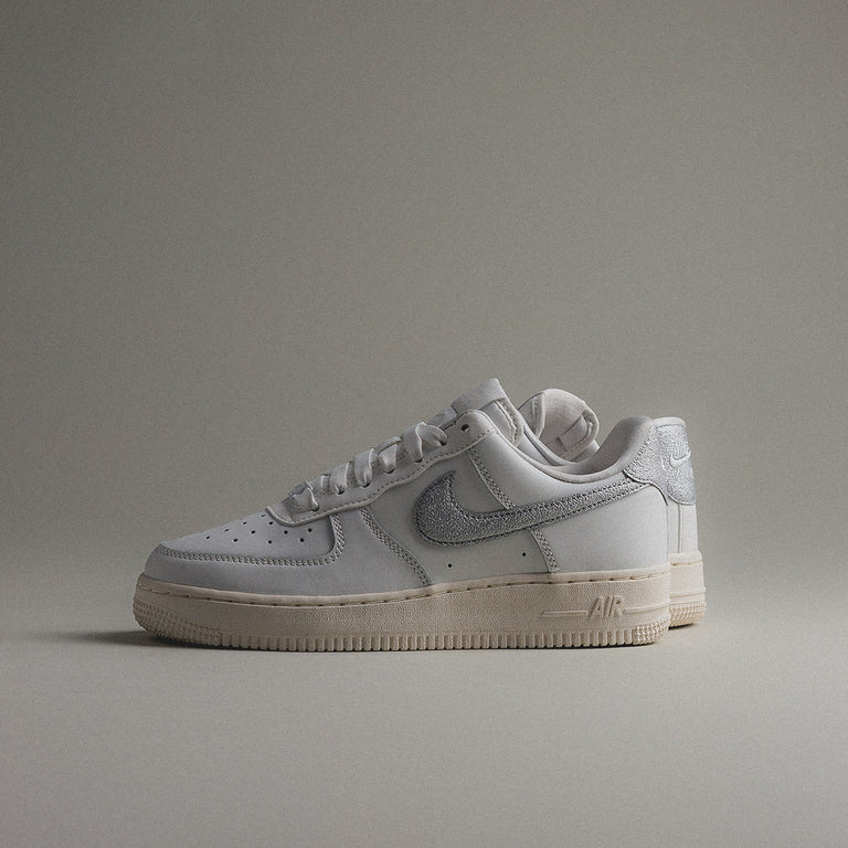 Nike Wmns Air Force 1 '07 onfeet