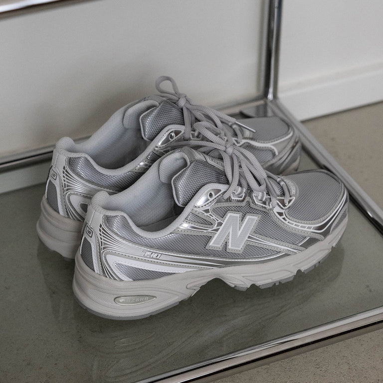 New Balance 740 onfeet