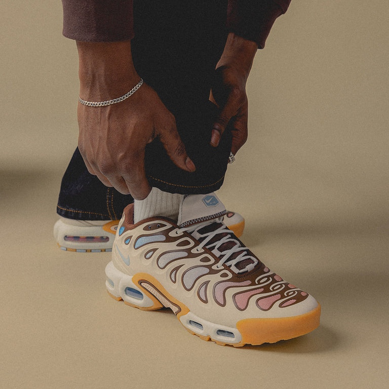 Nike Air Max Plus Drift onfeet