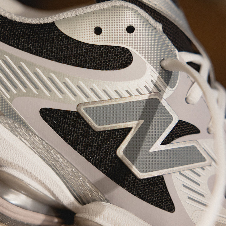 New Balance ABZORB 2000 onfeet