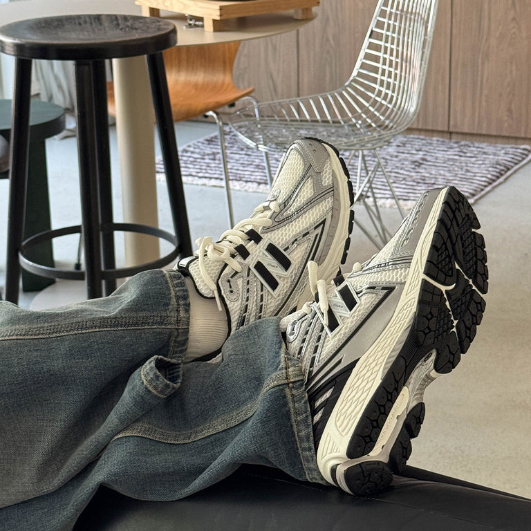 New Balance M1906RER onfeet