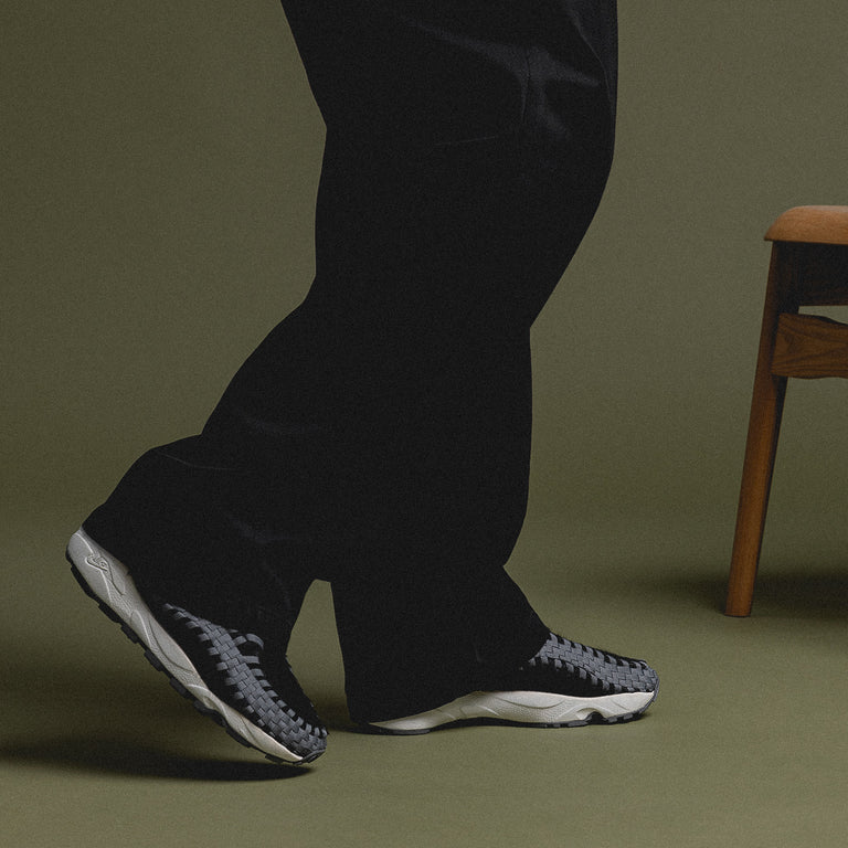 Nike Wmns Air Footscape Woven *Smoke Grey* onfeet