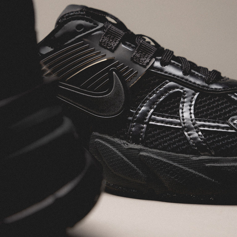Nike Wmns V2K Run onfeet