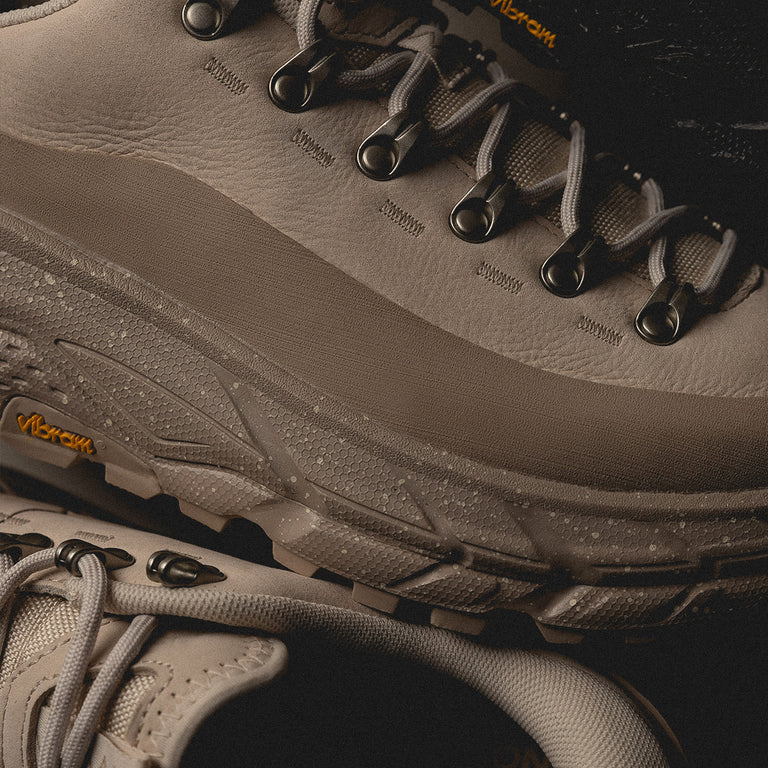 Hoka One One Tor Summit 2 onfeet