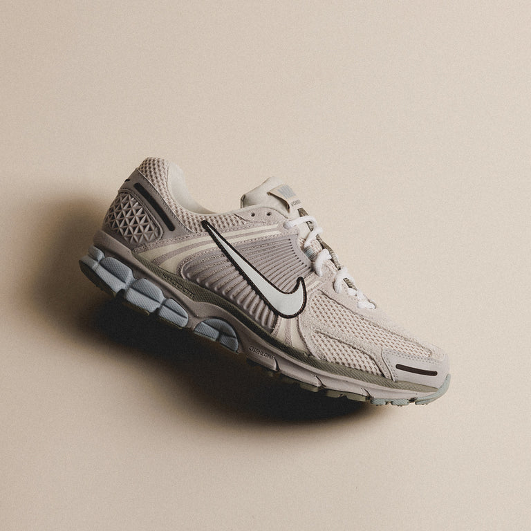 Nike Zoom Vomero 5 SE onfeet