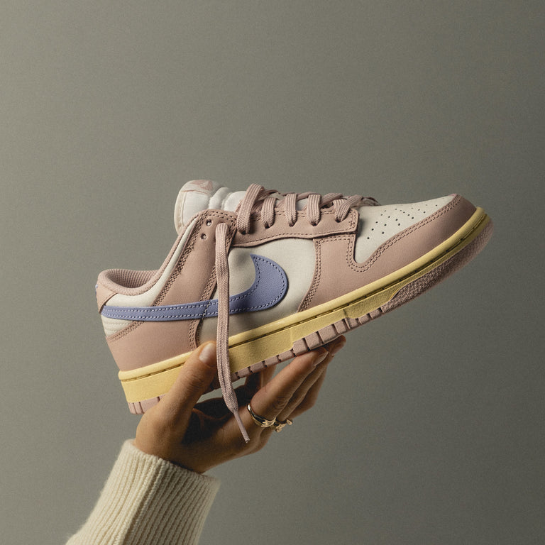 Nike Wmns Dunk Low *Pink Oxford* onfeet