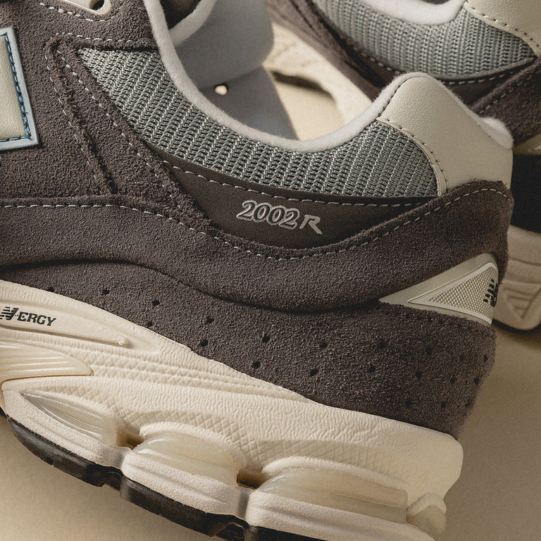 New Balance M2002RFB onfeet