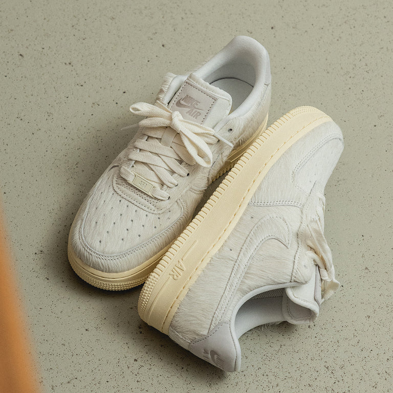 Nike Wmns Air Force 1 '07 onfeet