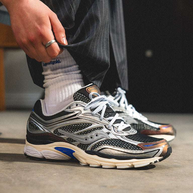 Saucony Pro Grid Omni 9 onfeet
