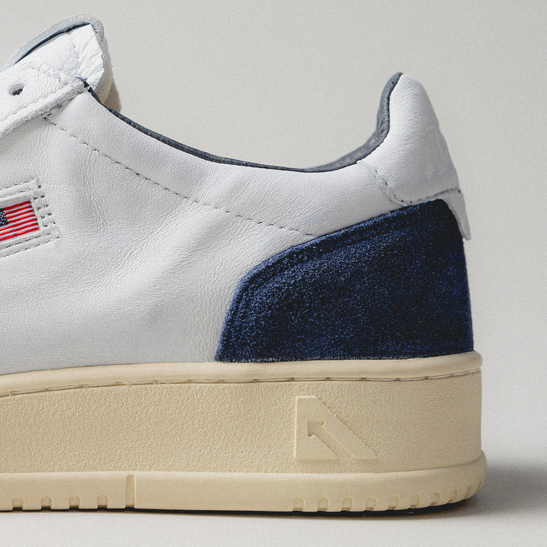 Autry Medalist *Goat / Suede* onfeet