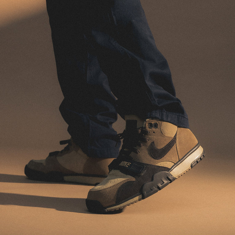 Nike air cheap trainer brown