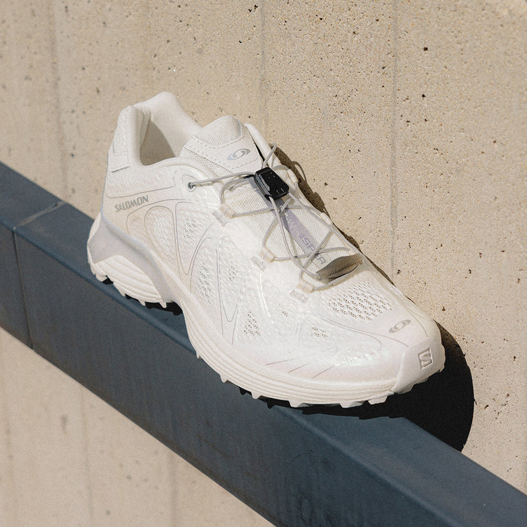 Salomon XT-Whisper Void onfeet