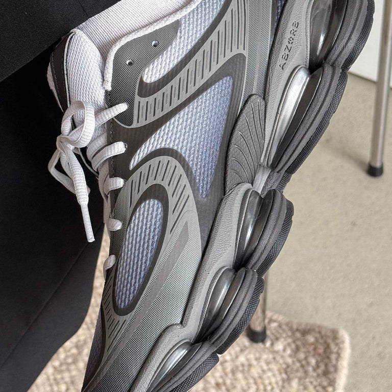 New Balance ABZORB 2000 onfeet