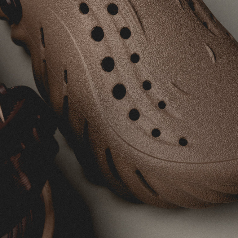 Crocs Echo Clog onfeet