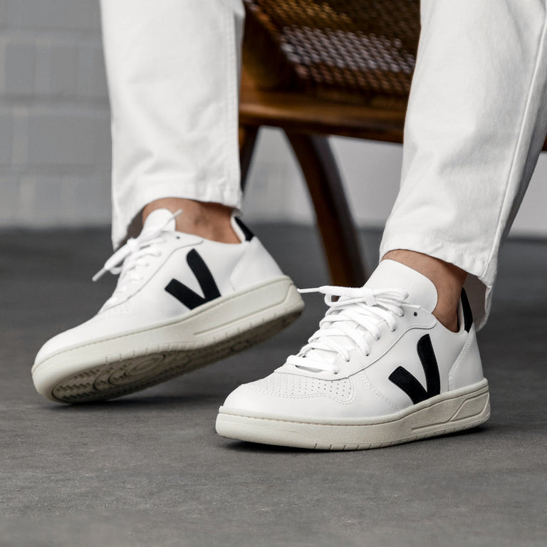Veja V 10 Leather Sneaker Buy online now