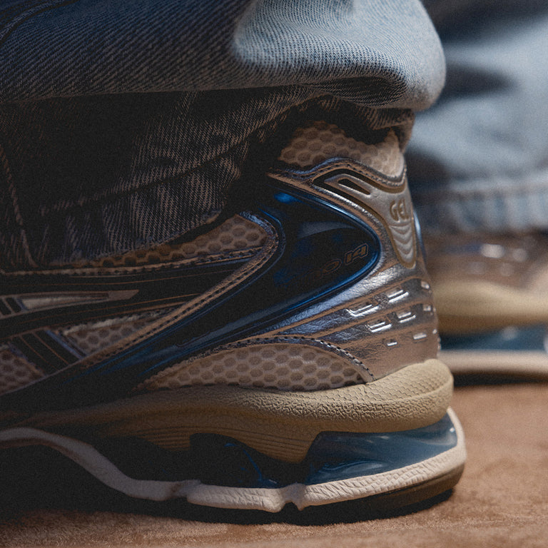 Asics GEL-Kayano 14 onfeet
