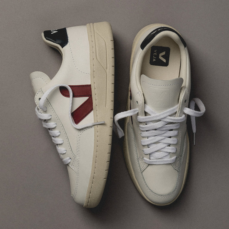 Veja V-12 Leather W onfeet