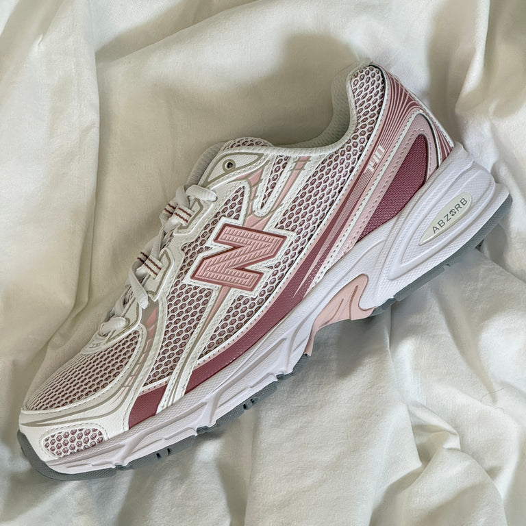 New Balance 740 onfeet