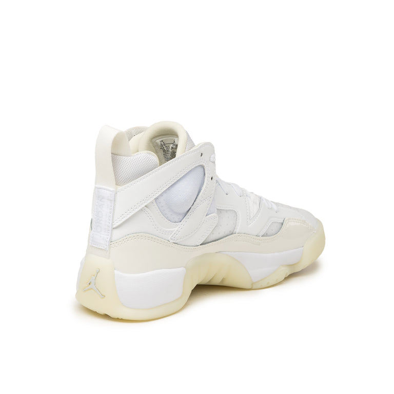 Nike Wmns Jumpman Two Trey