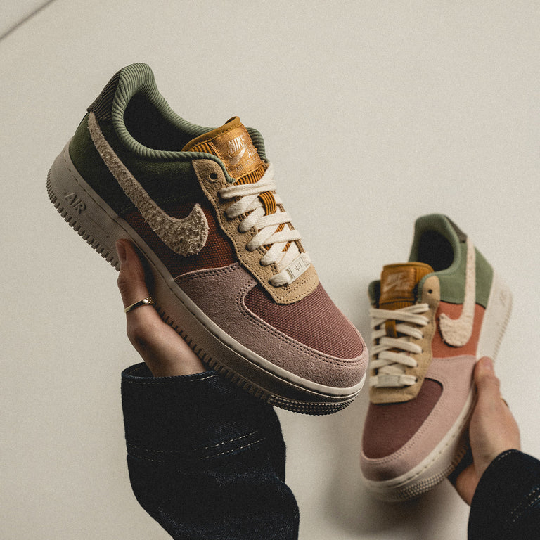 Nike Wmns Air Force 1 '07 LX onfeet