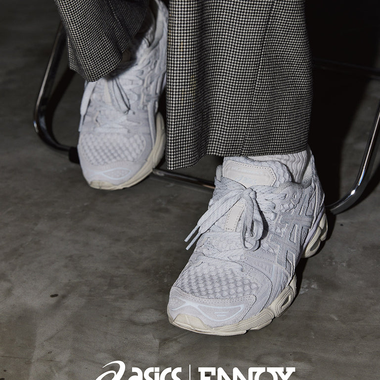 Asics x Ennoy GEL-Nimbus 9 onfeet