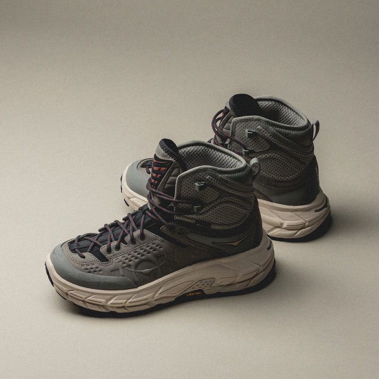 Hoka One One Tor Ultra Hi *GORE Tex* onfeet