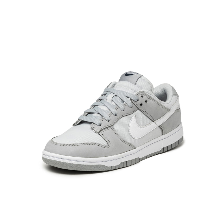スニーカー Nike Dunk Low Grey The Nike Dunk Low LX Light Smoke Grey Releases This Holiday