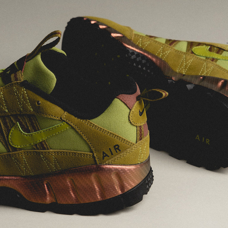 Nike Air Humara onfeet