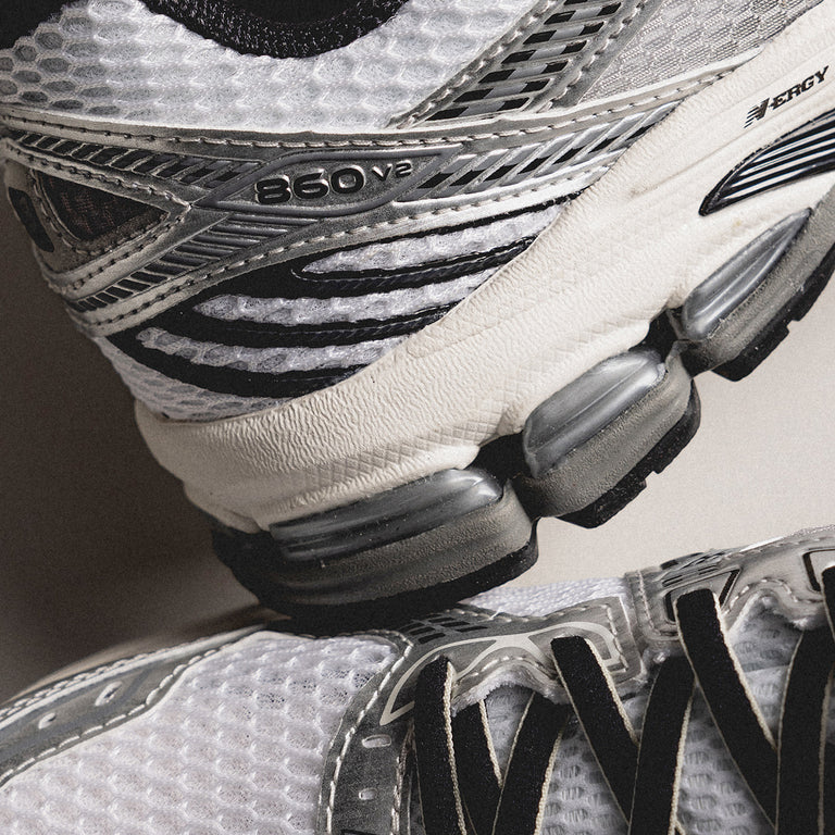 New Balance ML860GB2 onfeet