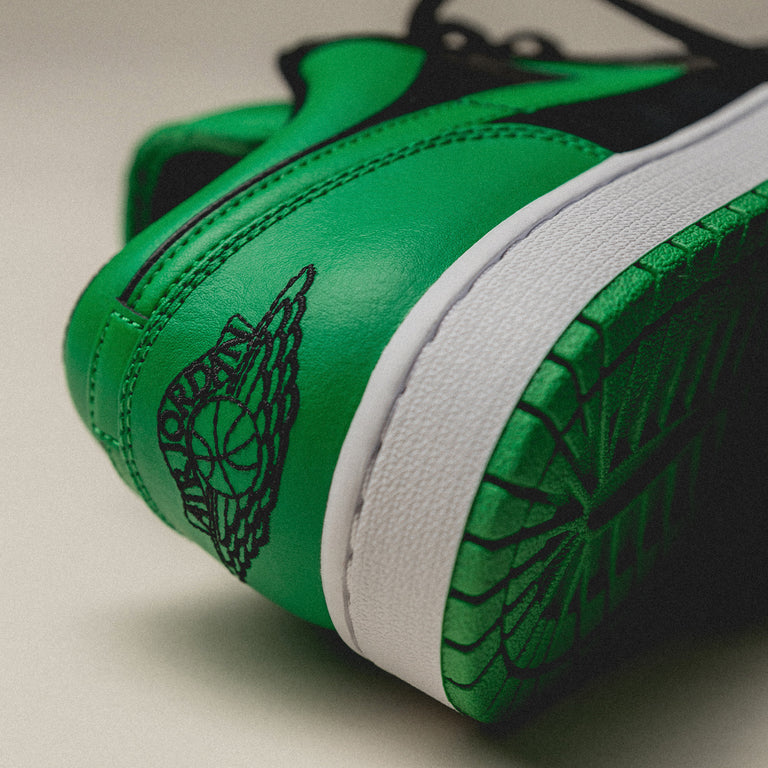 Nike Air Jordan 1 Low *Lucky Green* onfeet