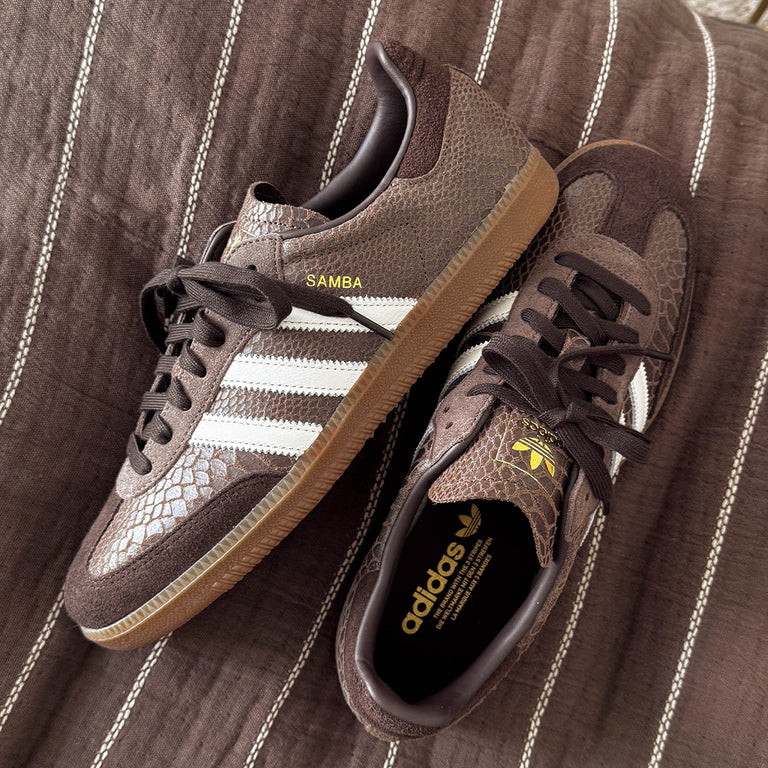 Adidas	Samba OG *Snake* onfeet