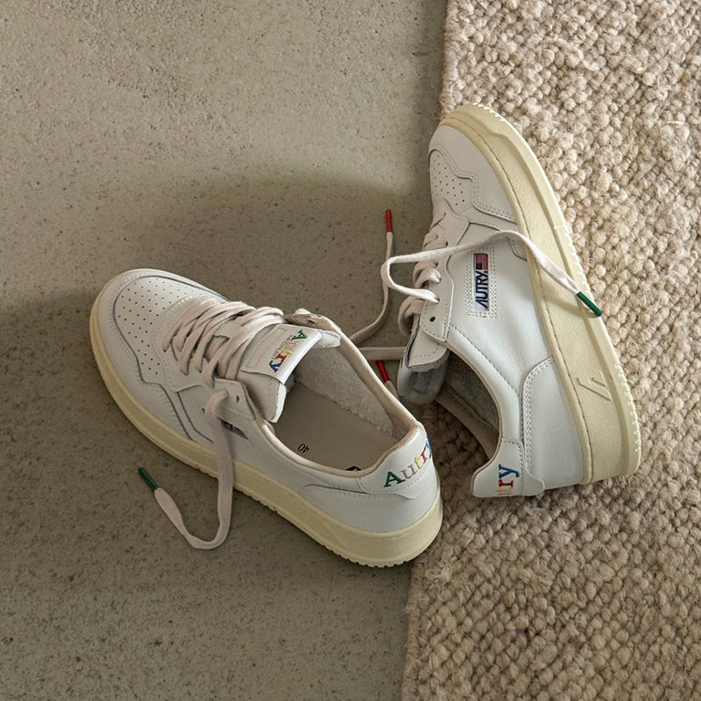 Autry Medalist *Multicolor* onfeet