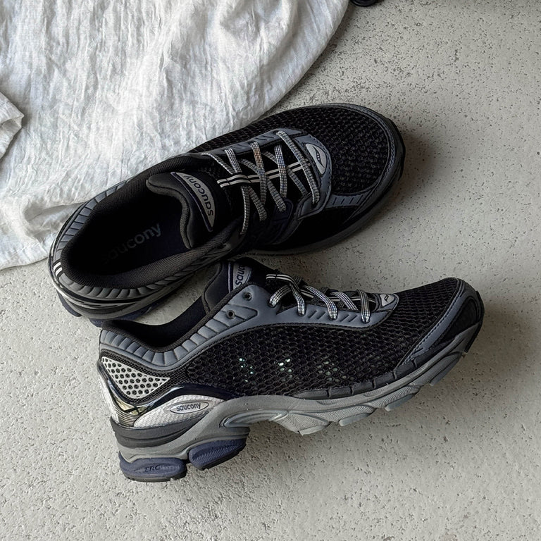 Saucony Pro Grid Paramount onfeet