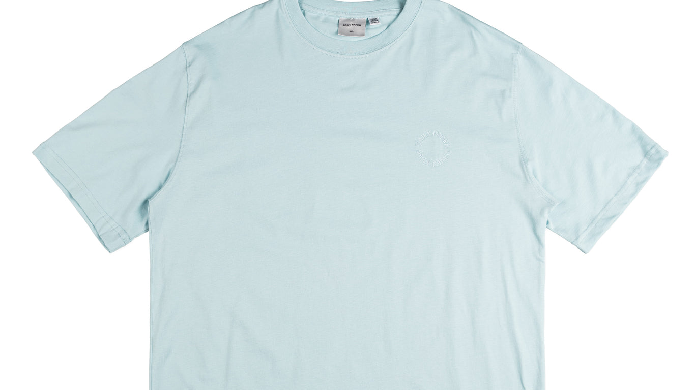 Tシャツ・カットソー DAILY PAPER Men T-shirt Blue 2512027 MARTIMEBLU Daily Paper - Maritime Blue Dias T-Shirt – Daily Paper Worldwide