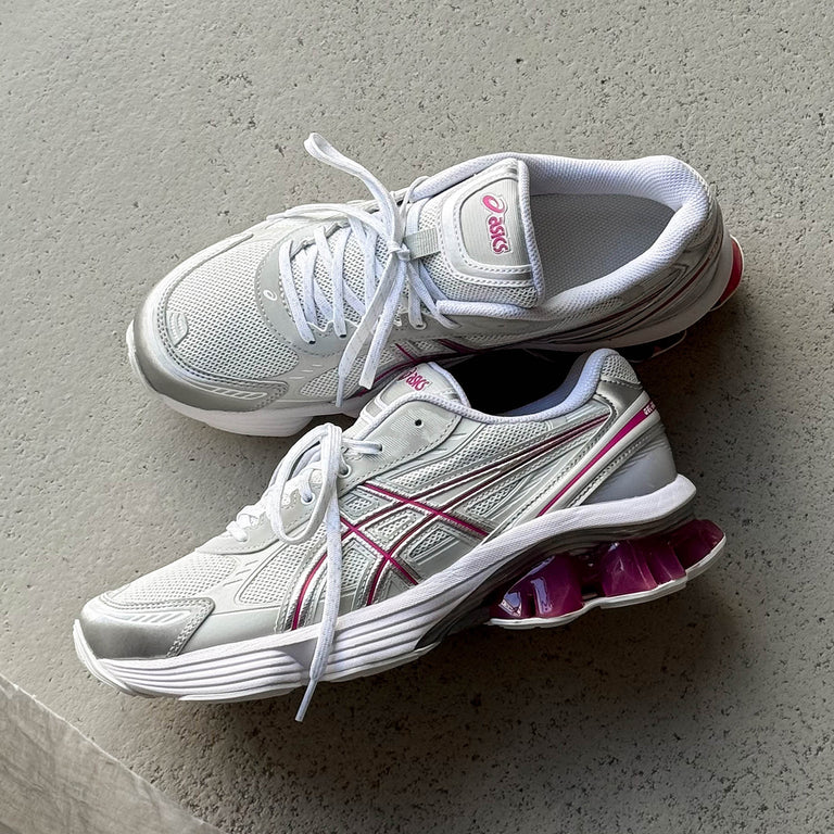 Asics GEL-Kinetic Fluent onfeet
