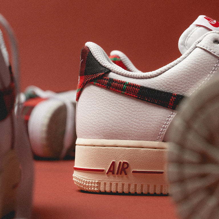 Nike AIR FORCE 1 '07 LV8 First Use - University Red - Stadium Goods