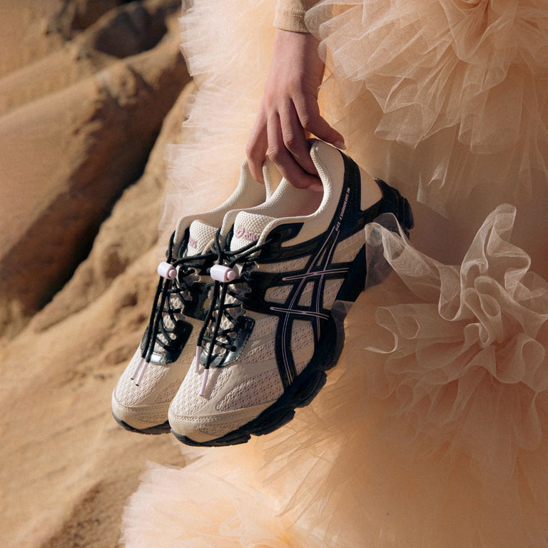 Asics x Finesse GEL-Cumulus 16 onfeet