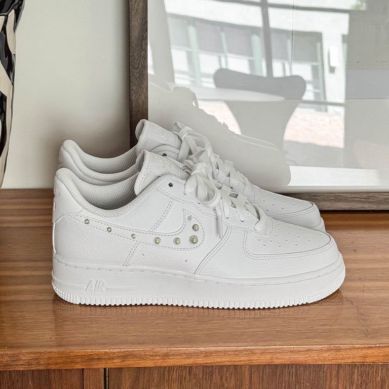 Nike Wmns Air Force 1 '07 onfeet
