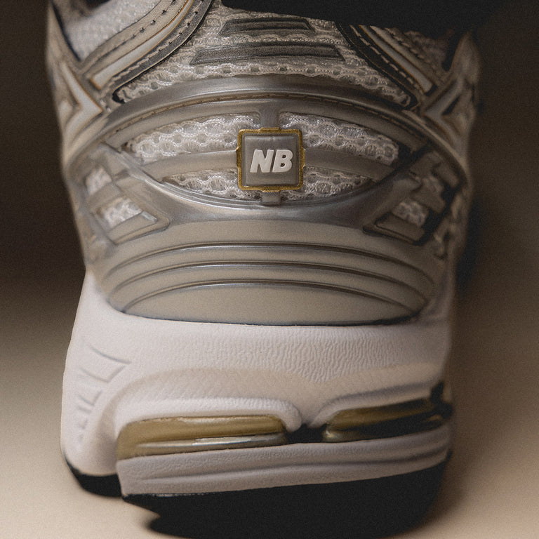 New Balance M1906RI onfeet