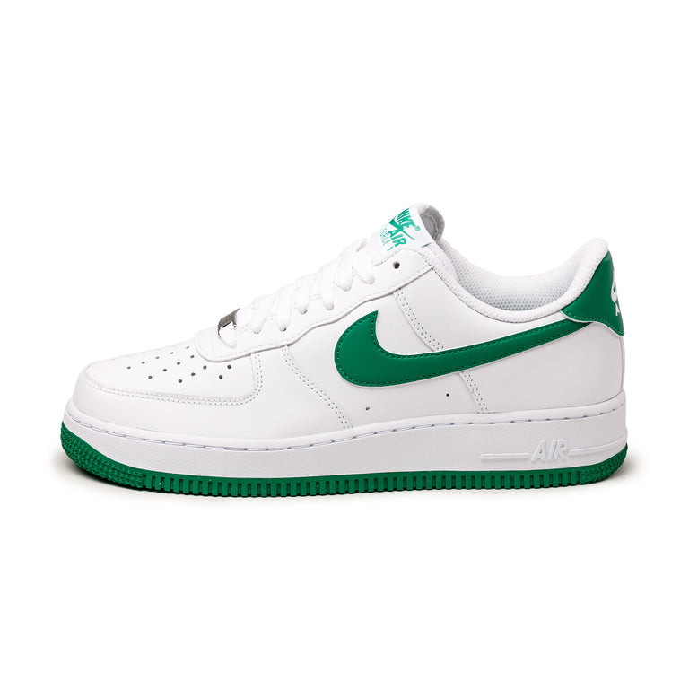 Nike Air Force 1 '07 onfeet