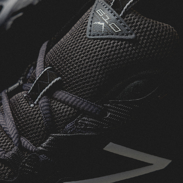 New Balance ML610TAQ onfeet