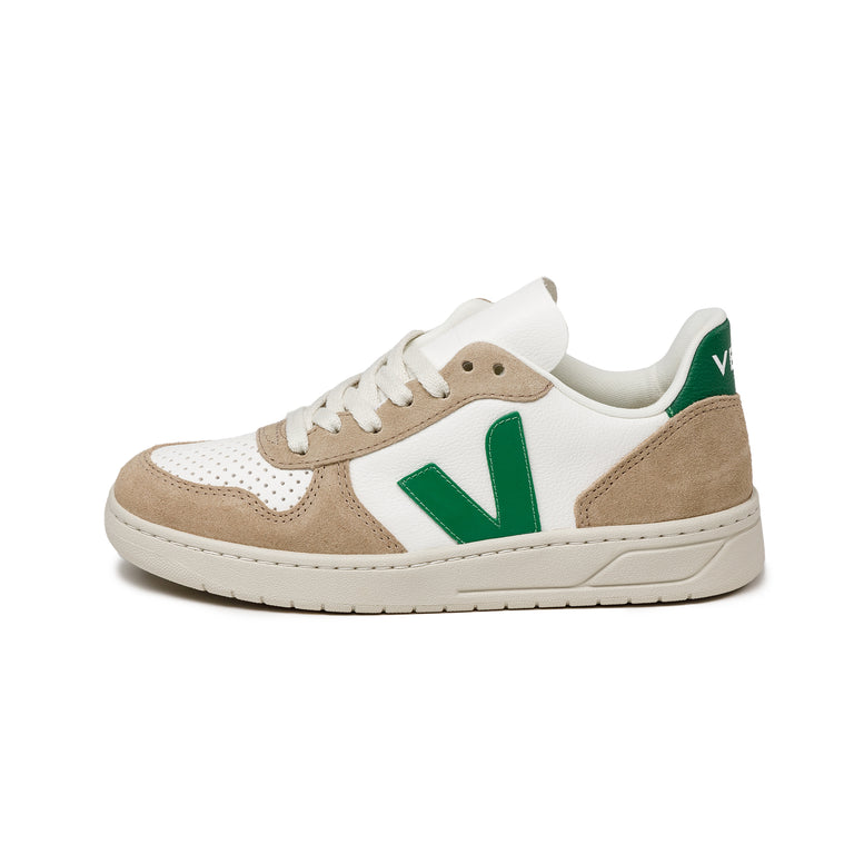 Veja V-10 Chromefree Leather W onfeet