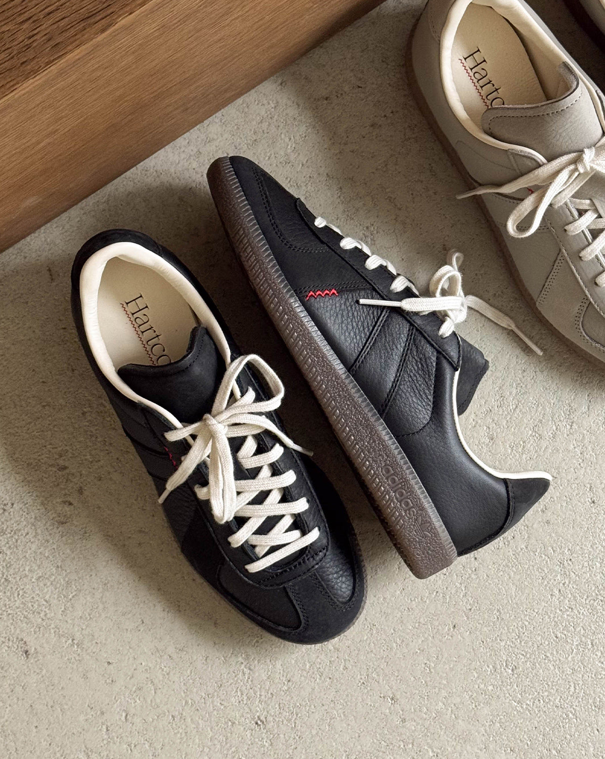 【2足セット】英国靴 黒ストレートチップ＋茶フルブローグ HARDY AMIES Adidas x Hartcopy BW Army Sneaker » Buy online now!