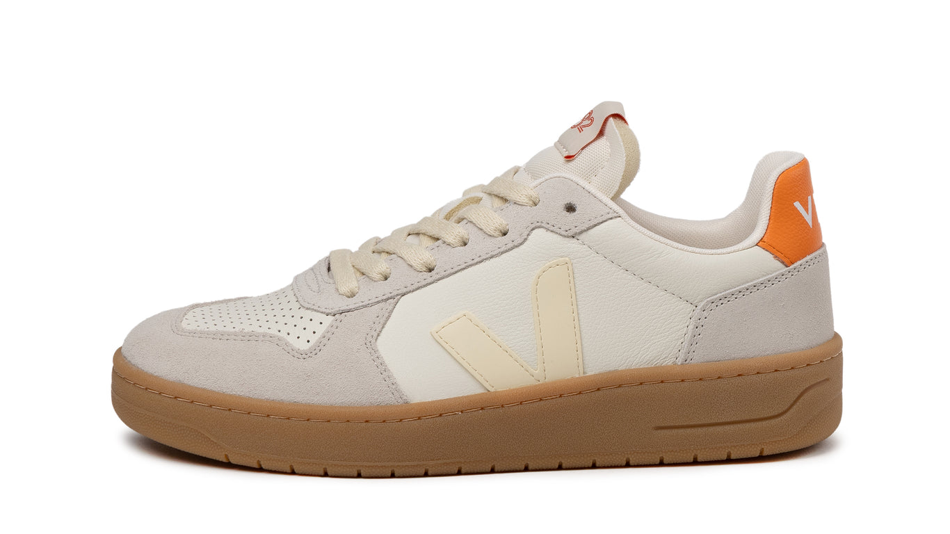 VEJA V-82 Leather Sneaker » Buy online now!