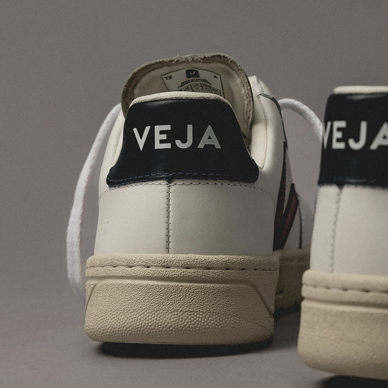 Veja V-12 Leather W onfeet