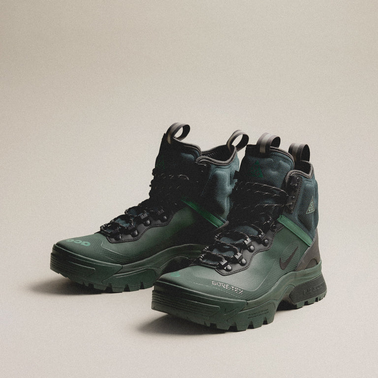 Nike acg boots green top