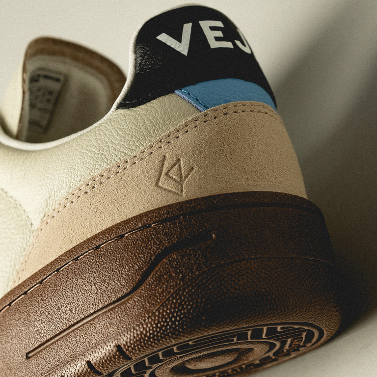 Veja x Centre Commercial V-90 W onfeet