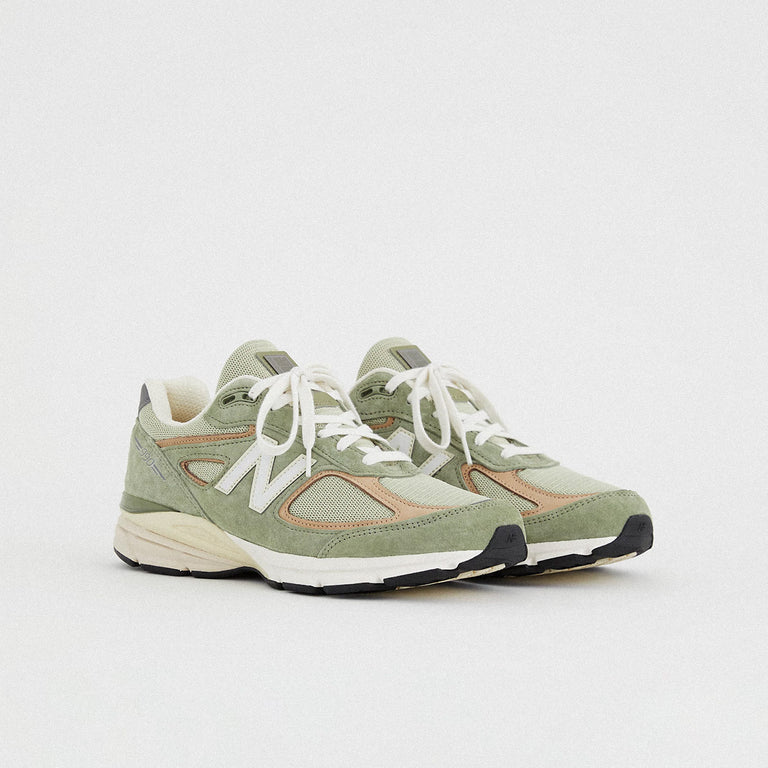 New Balance U990GT4 *Made in USA* onfeet