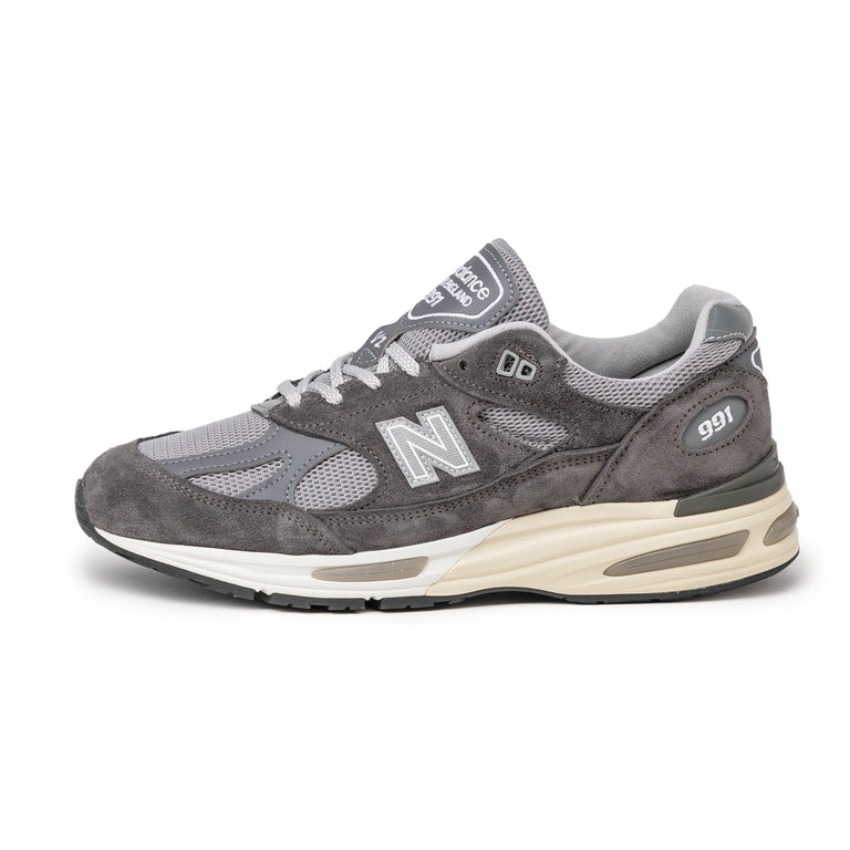 New Balance 991 v2 *Made in England* - 37.5 / Forged Iron / Alloy / Smoked Pearl
